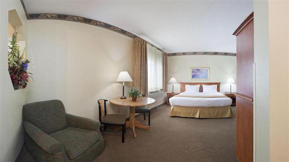 Готель Wyndham Garden Anchorage Airport Екстер'єр фото