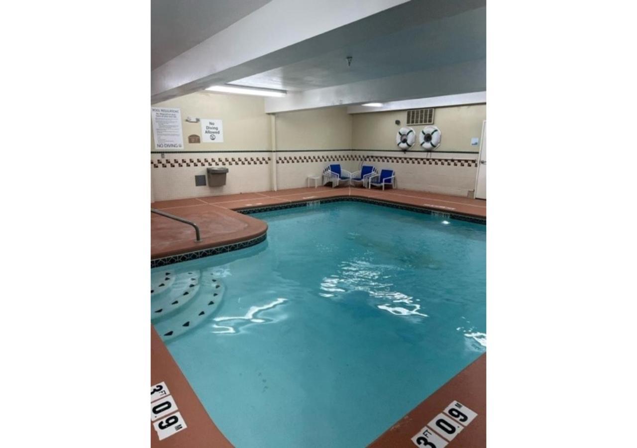 Готель Wyndham Garden Anchorage Airport Екстер'єр фото