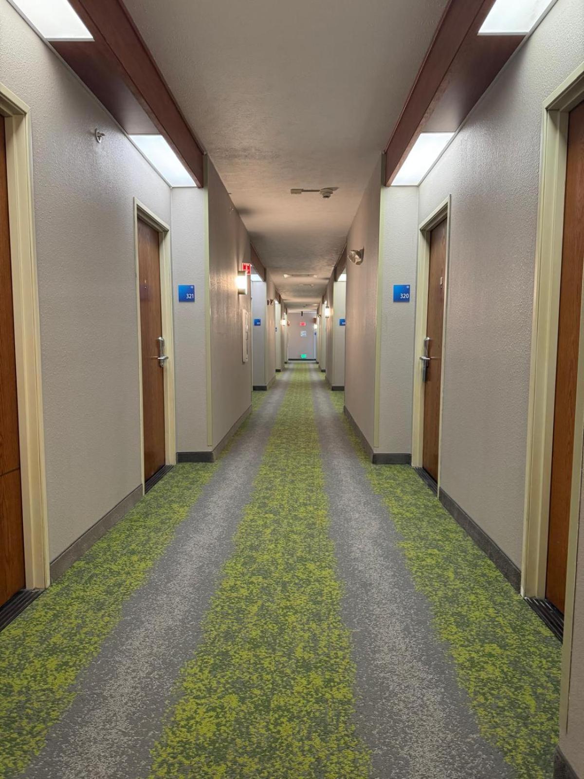 Готель Wyndham Garden Anchorage Airport Екстер'єр фото