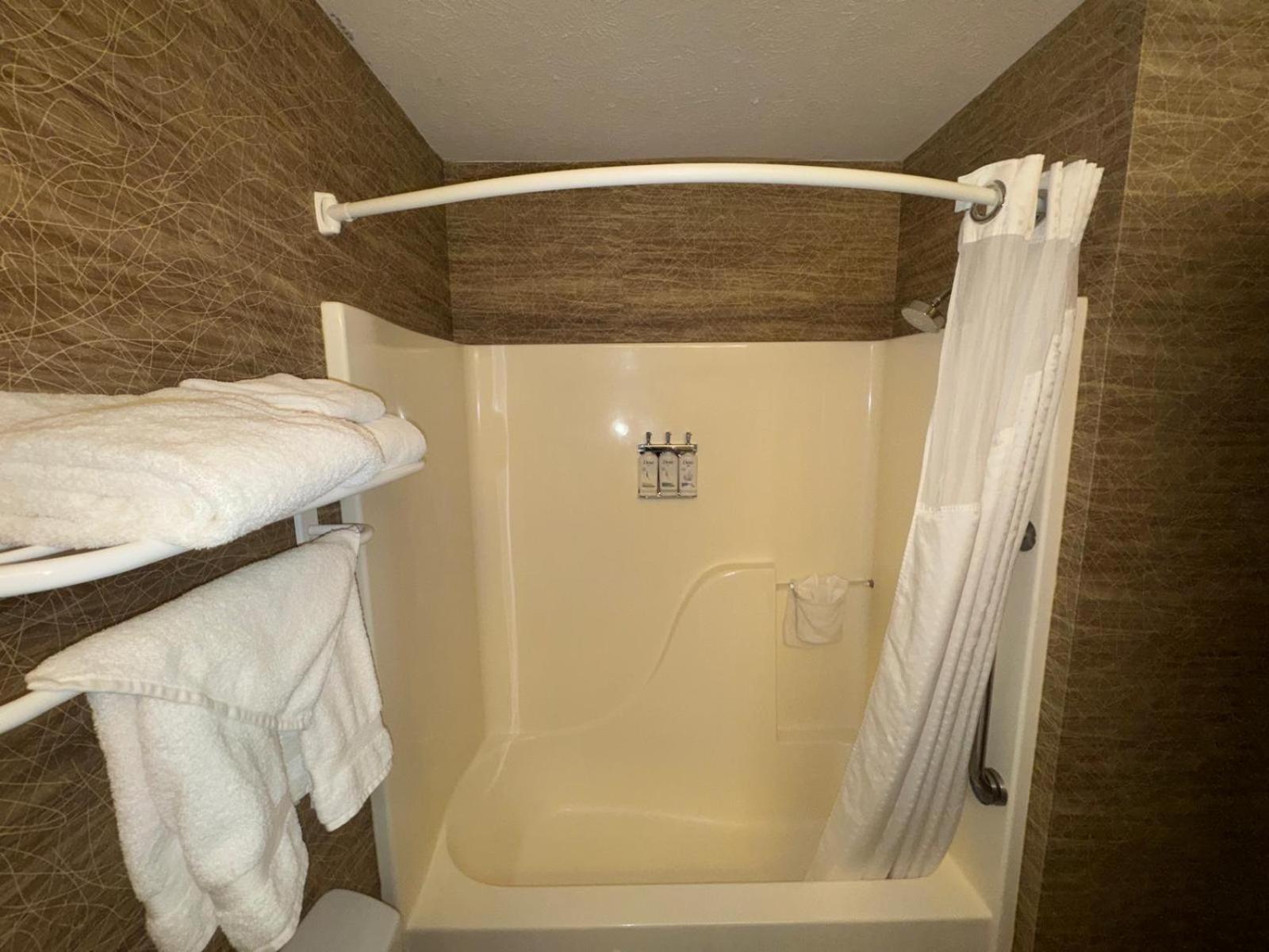 Готель Wyndham Garden Anchorage Airport Екстер'єр фото